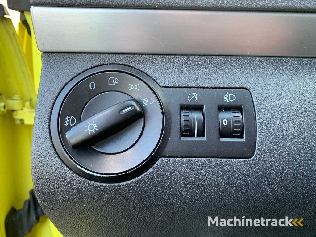 Volkswagen - 2007 - Touran - 2.0 TDI Highline - 77-ZB-JK