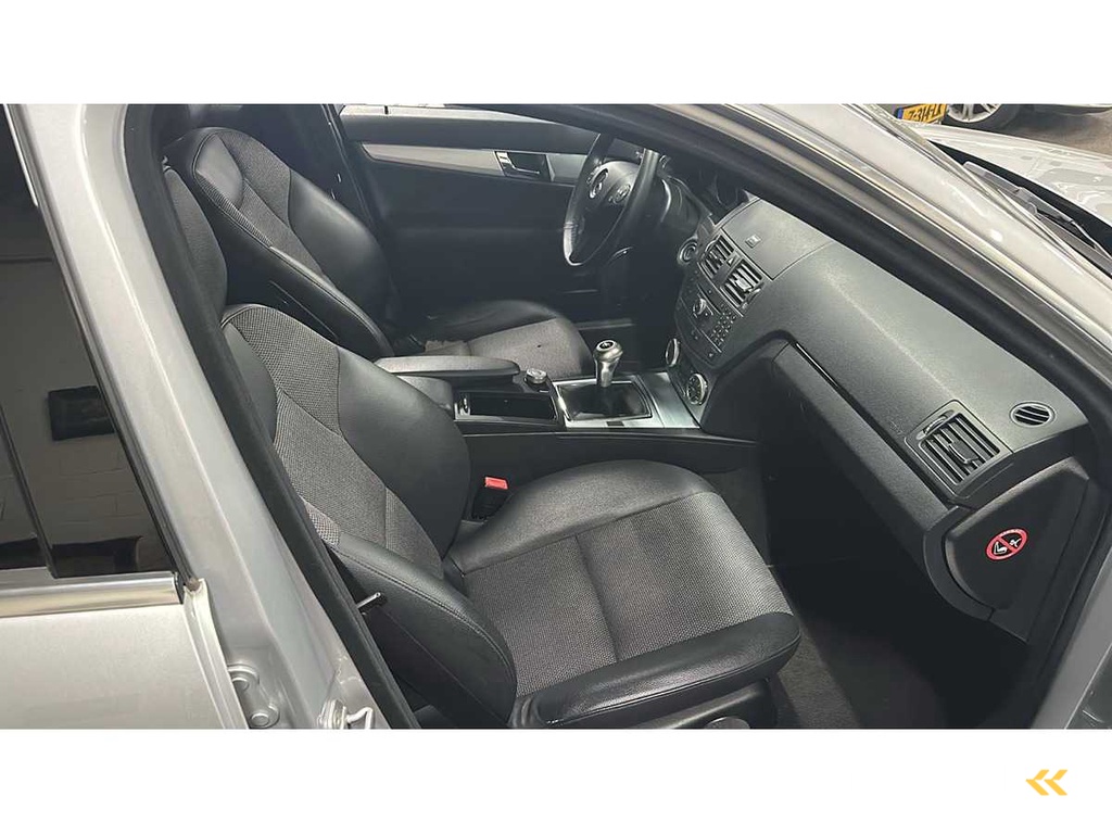 Mercedes-Benz - 2010 - C-Klasse - 200 CGI BE. BnsCl Av. - XZ-642-F