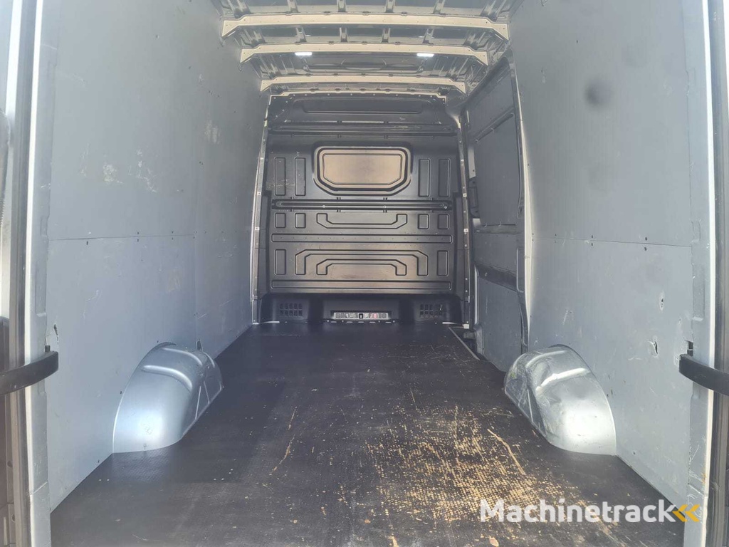 Volkswagen - Crafter - 35 2.0 TDI L3H2 Hi - V-422-NG