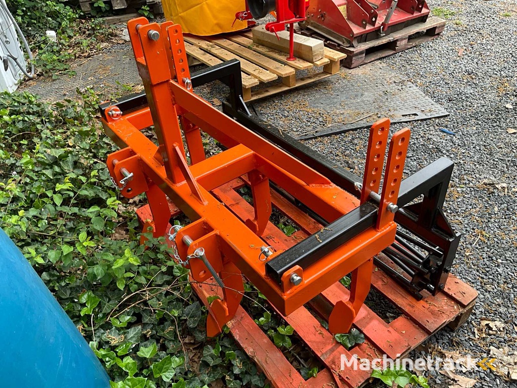 2025 subsoiler with crushing roller