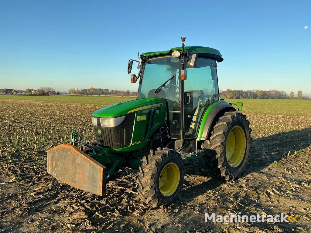 2017 John Deere 4049R landbouwtractor