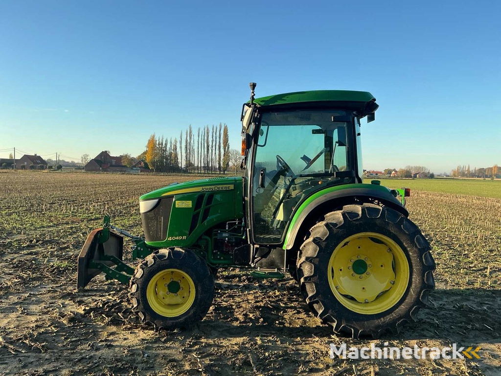 2017 John Deere 4049R landbouwtractor