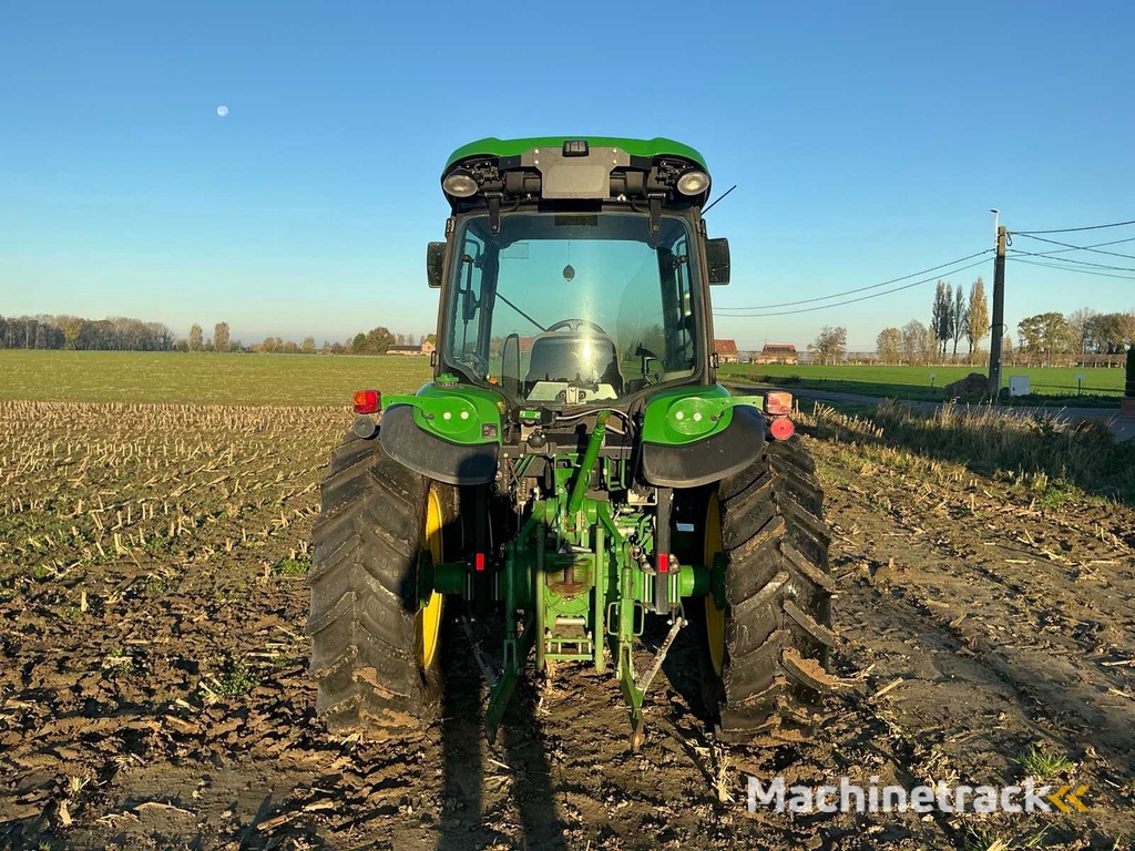 2017 John Deere 4049R landbouwtractor