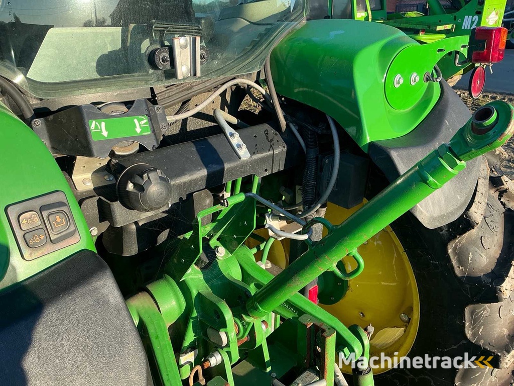 2017 John Deere 4049R landbouwtractor