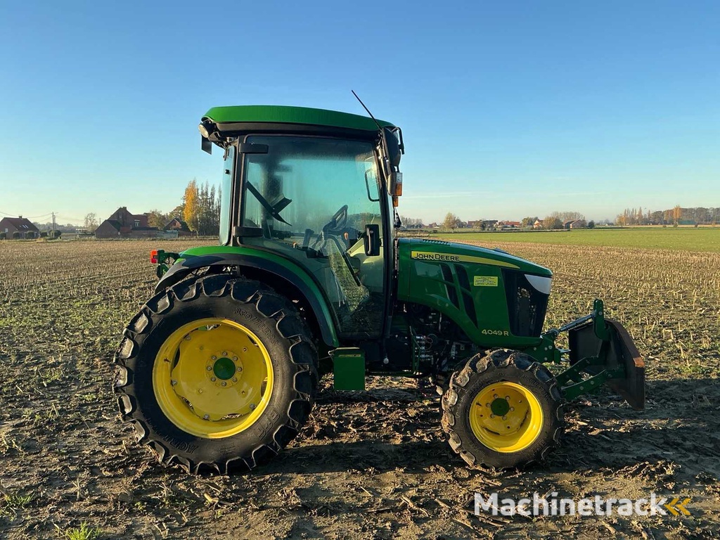 2017 John Deere 4049R landbouwtractor