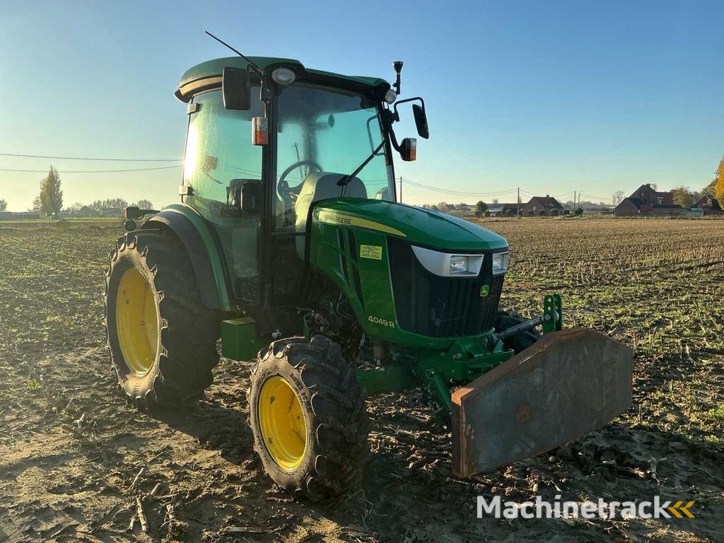 2017 John Deere 4049R landbouwtractor