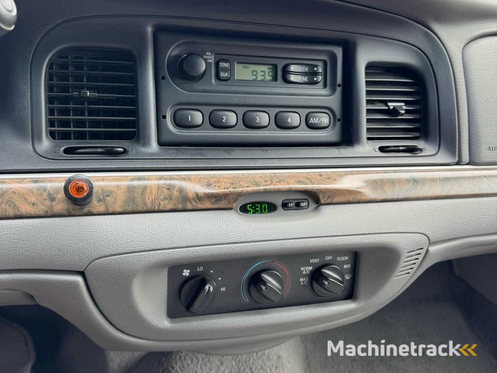 1999 Ford Crown Victoria lijkwagen - automaat - 68500km