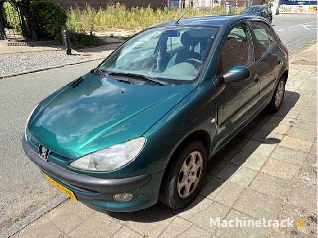Peugeot - 206 - 1.4 Gentry - Car - 2001