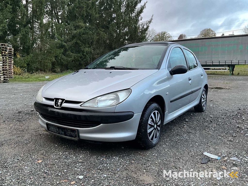 2000 Peugeot 206 Car