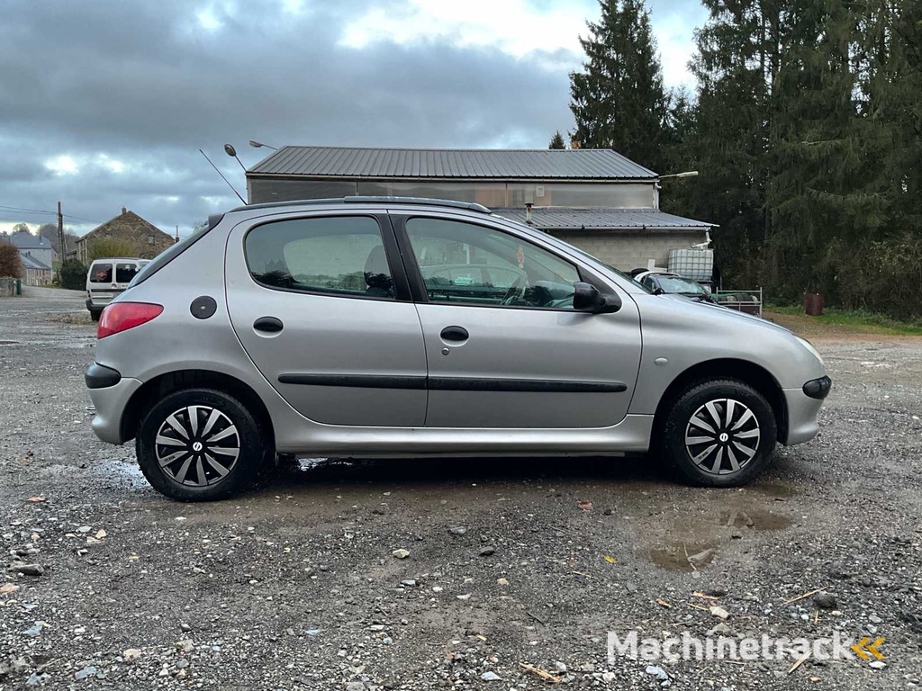 2000 Peugeot 206 Car
