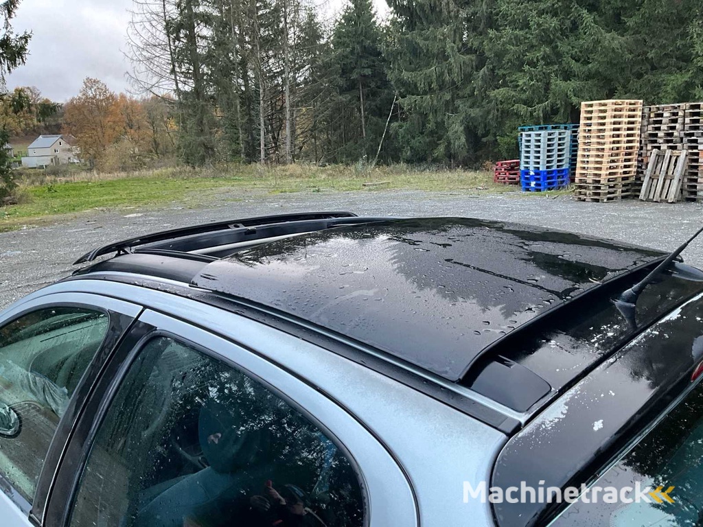 2000 Peugeot 206 Car