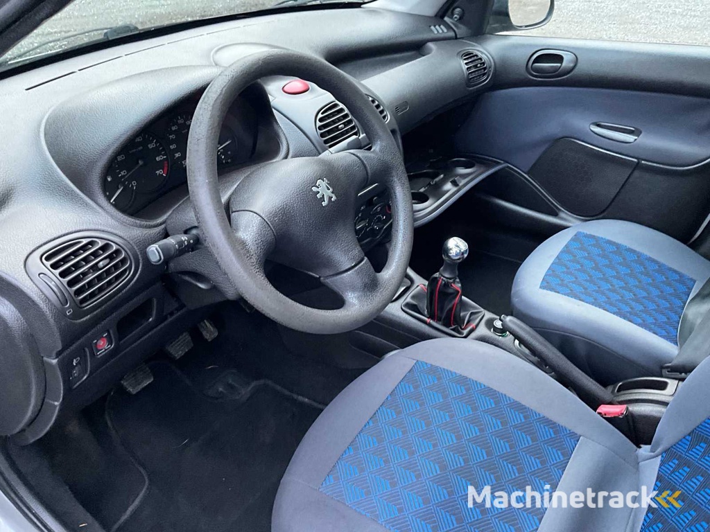 2000 Peugeot 206 Car