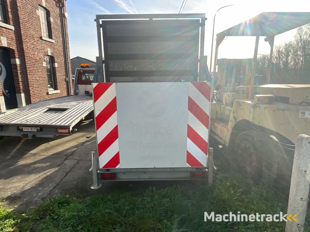 BW trailers Signal Trailer