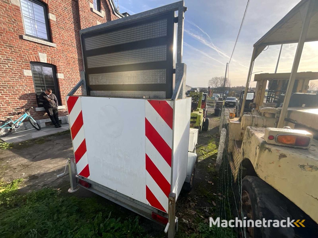 BW trailers Signal Trailer