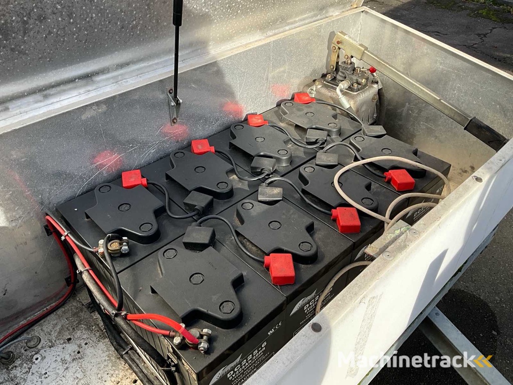 BW trailers Signal Trailer