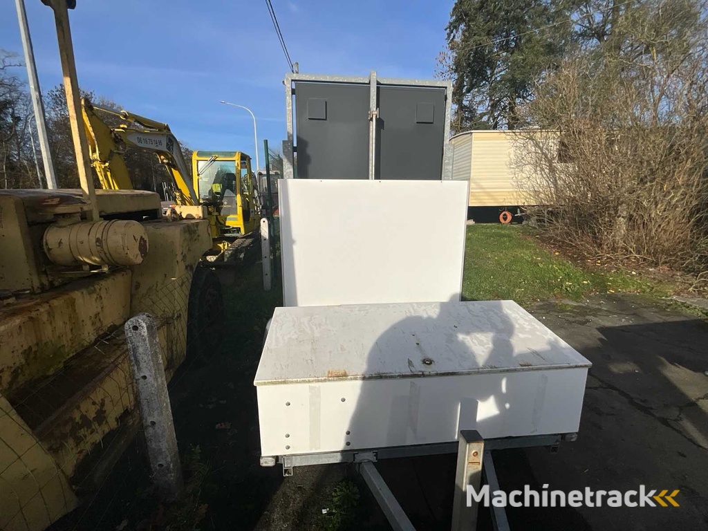 BW trailers Signal Trailer