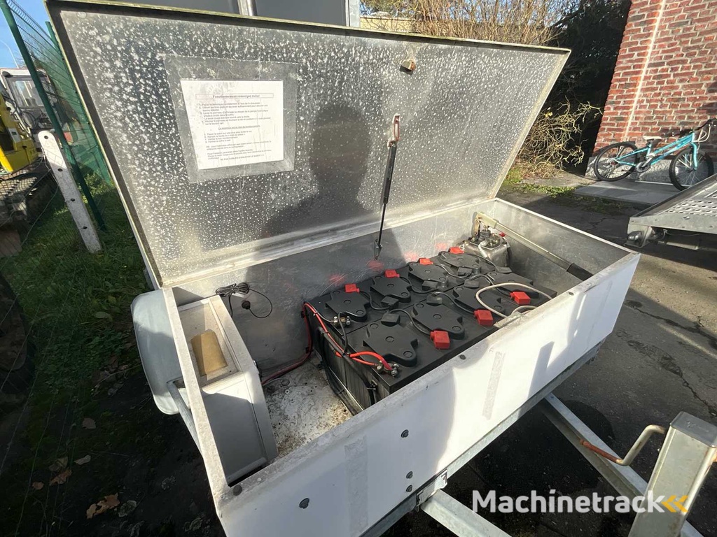 BW trailers Signal Trailer