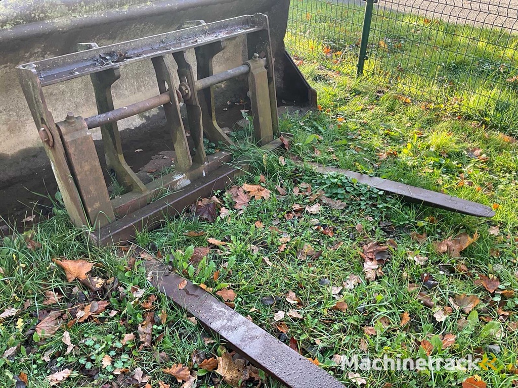 2000 Caterpillar TH63 verreiker