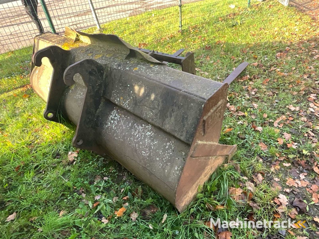 2000 Caterpillar TH63 verreiker