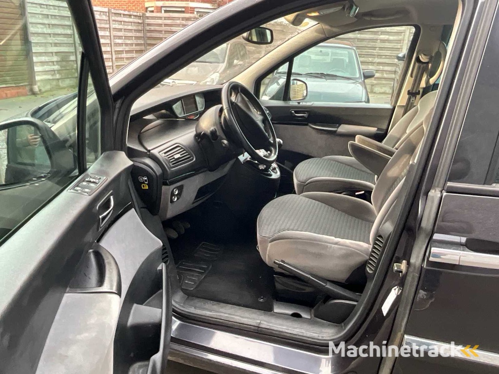 2011 Citroën C8 Passenger car