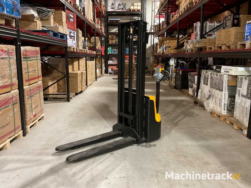 2025 WS15H-3000 Electric Stacker