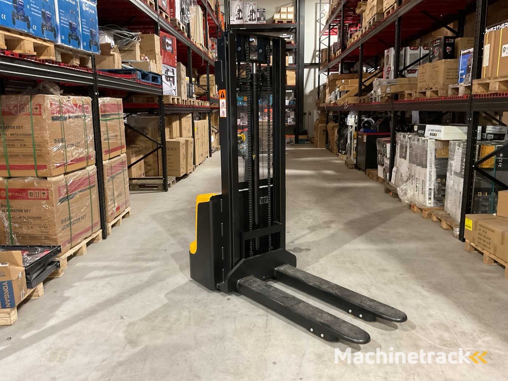 2025 WS15H-3000 Electric Stacker