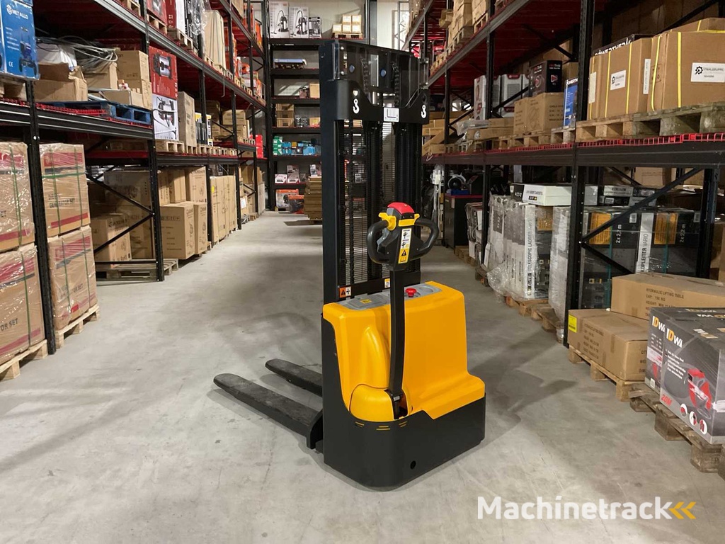 2025 WS15H-3000 Electric Stacker