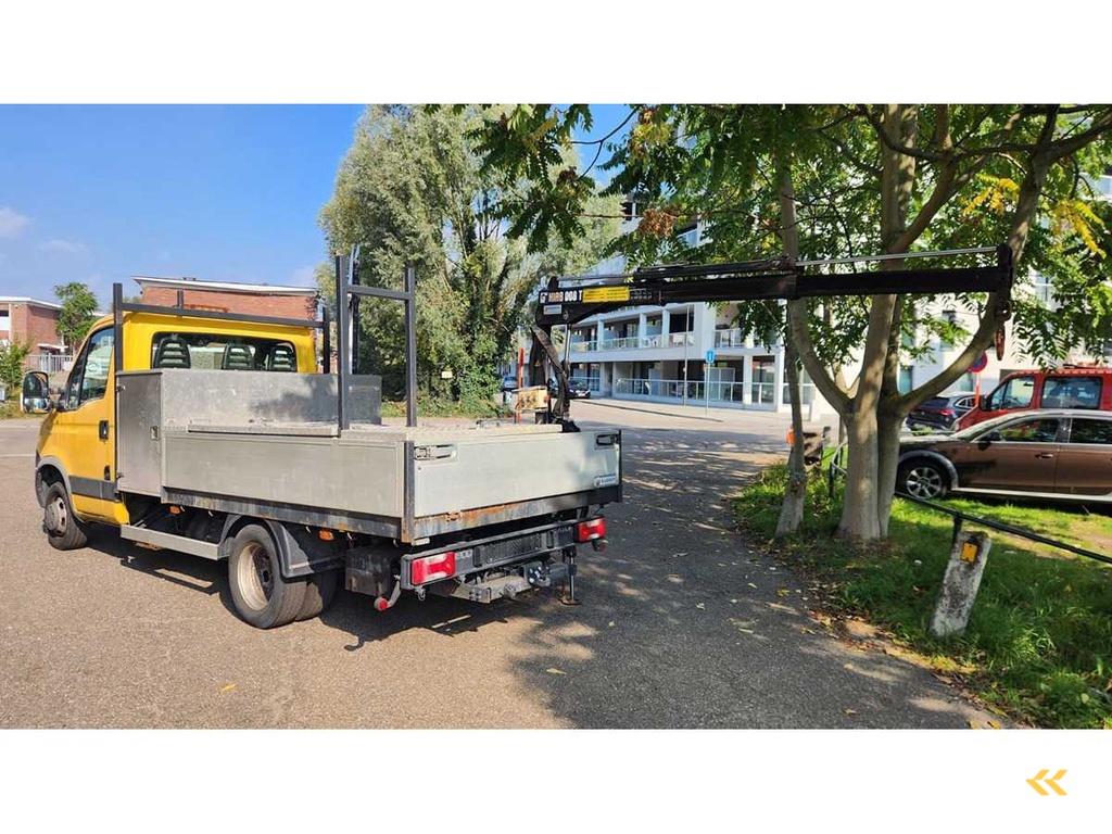 2013 Iveco 40C14G 3.0D Truck with crane 111.560km