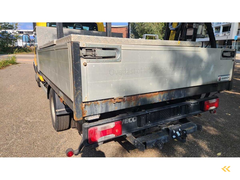 2013 Iveco 40C14G 3.0D Truck with crane 111.560km