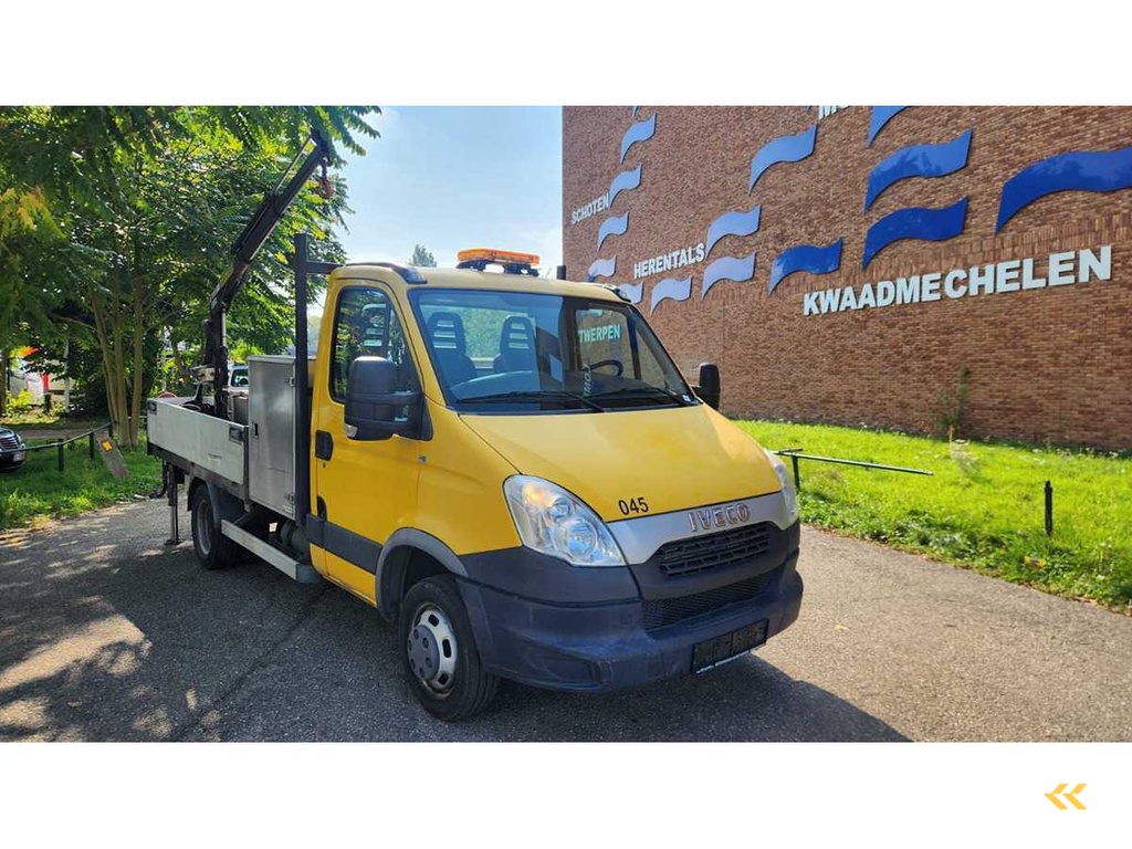 2013 Iveco 40C14G 3.0D Truck with crane 111.560km