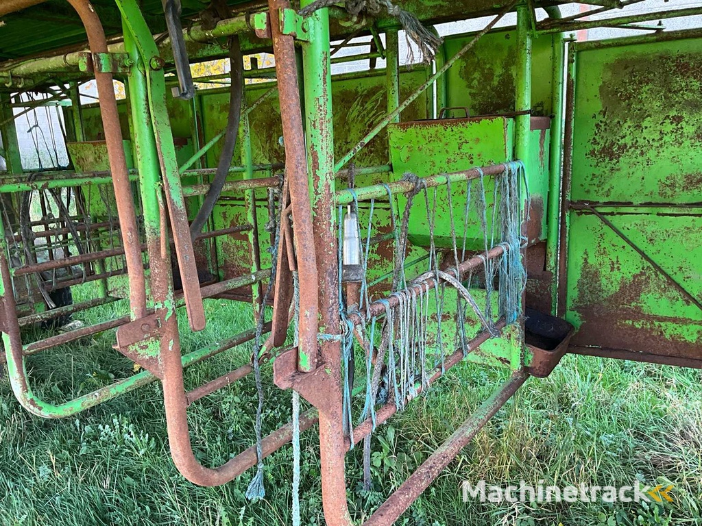 Milking machine Milking system