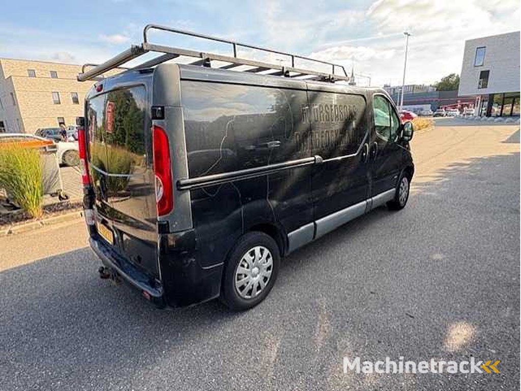 Opel - Vivaro - 2.0 CDTI L2H1 - Car - 2011