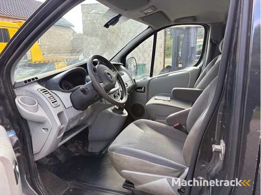 Opel - Vivaro - 2.0 CDTI L2H1 - Car - 2011