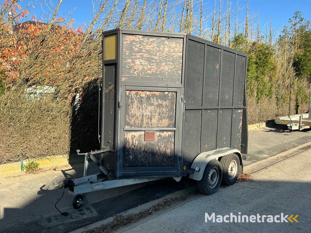 1992 B.C.W. V41020G Horse trailer