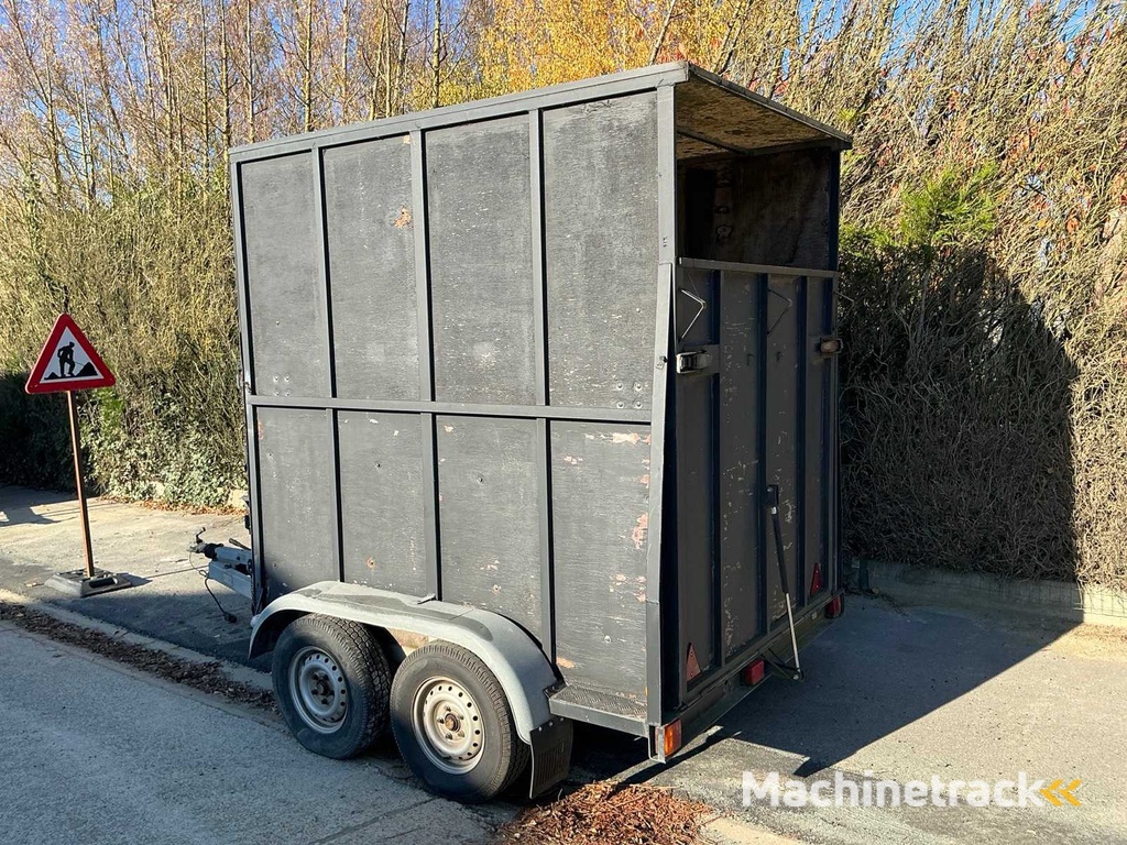 1992 B.C.W. V41020G Horse trailer