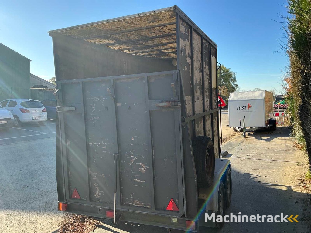 1992 B.C.W. V41020G Horse trailer