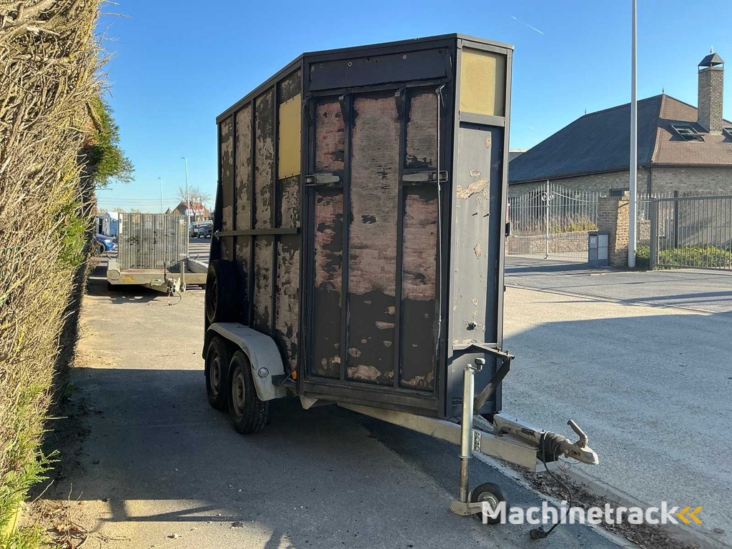 1992 B.C.W. V41020G Horse trailer