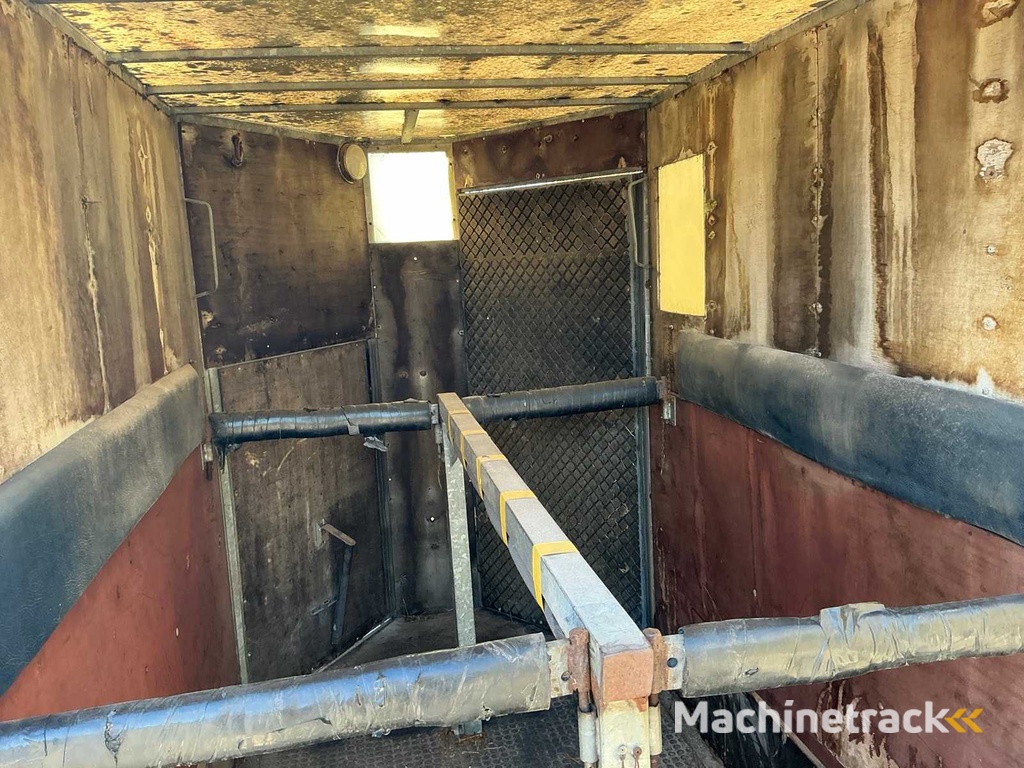 1992 B.C.W. V41020G Horse trailer