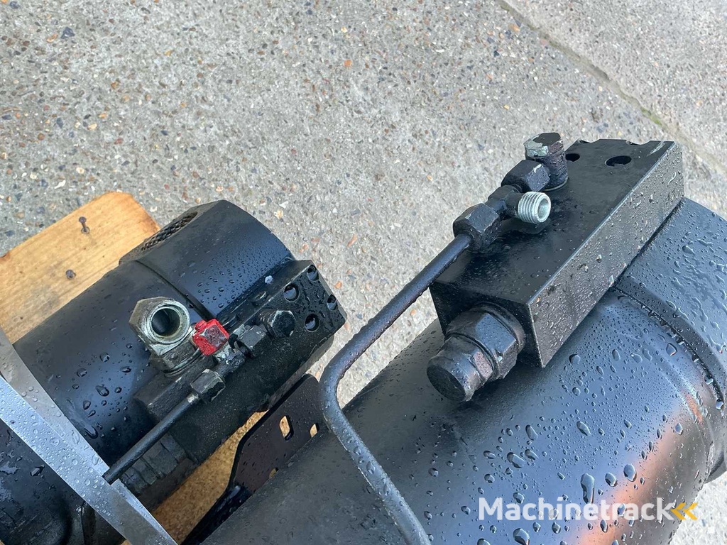 3x lifting cylinder 1400mm