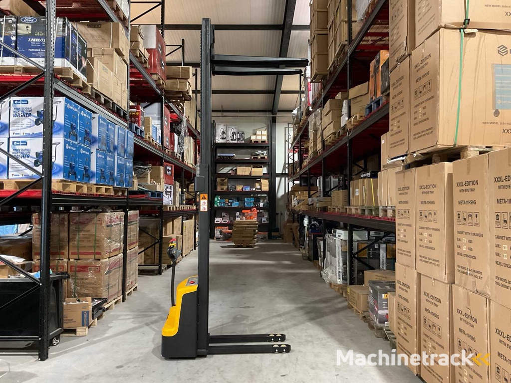 2025 WS15H-3500 Electric Stacker