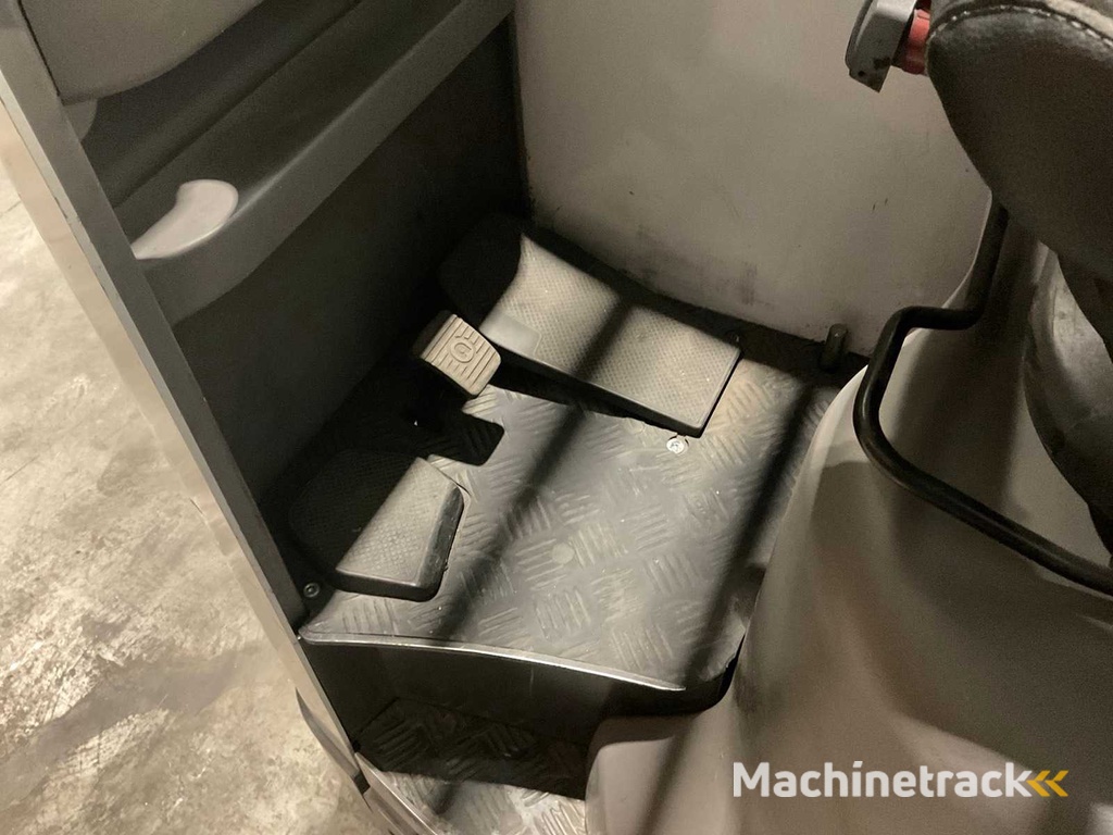 2021 Unicarriers ULS120 Reach truck