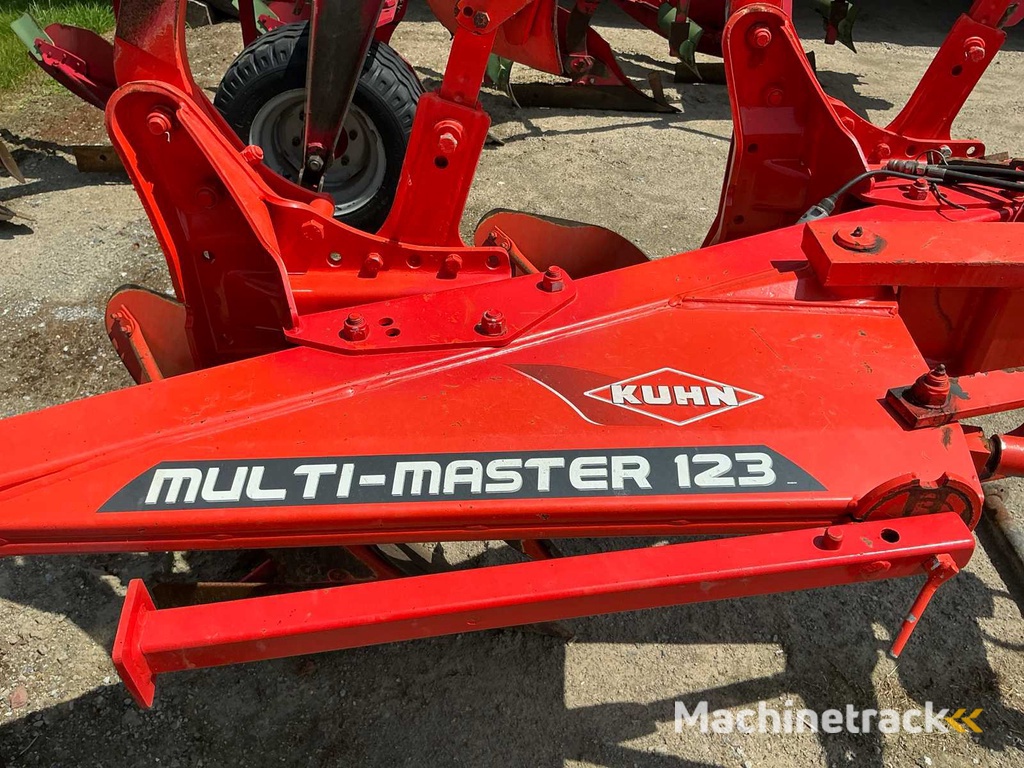 2016 Kuhn Multimaster 123 4 Scissor Plow