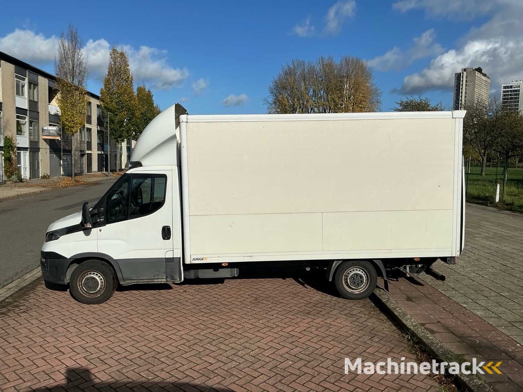 2017 Iveco Daily 35S16 Passenger car