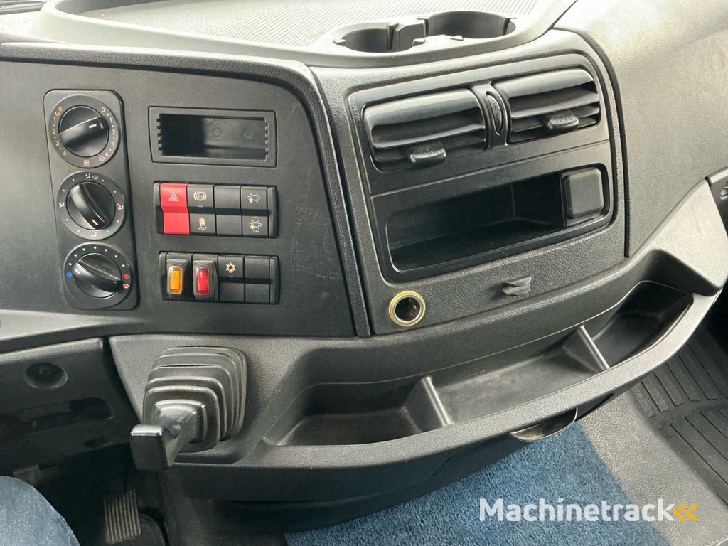 2015 Mercedes-Benz Atego Truck Tow Truck