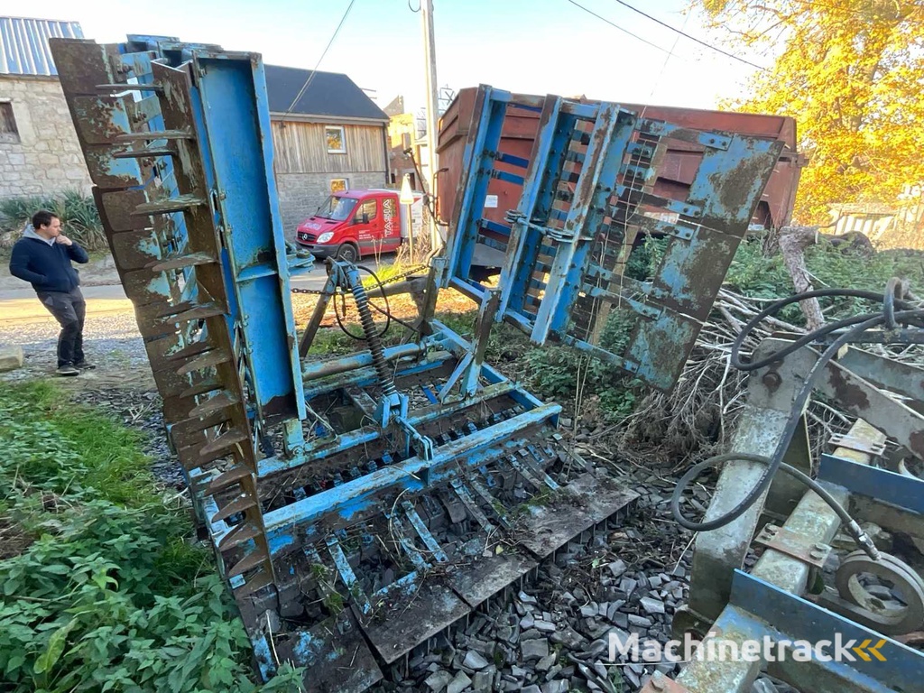 Robert Scavenger Verticuteermachine