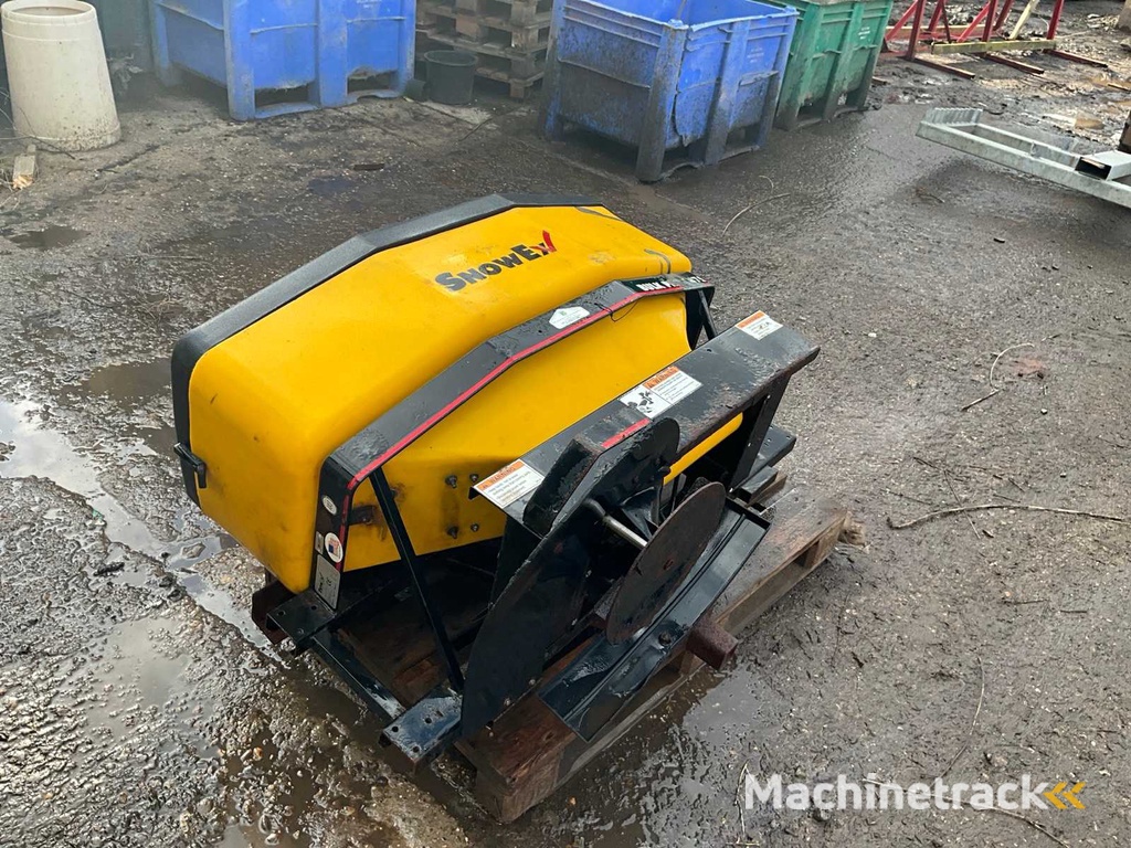 Snowex SP-1875 Salt Spreader