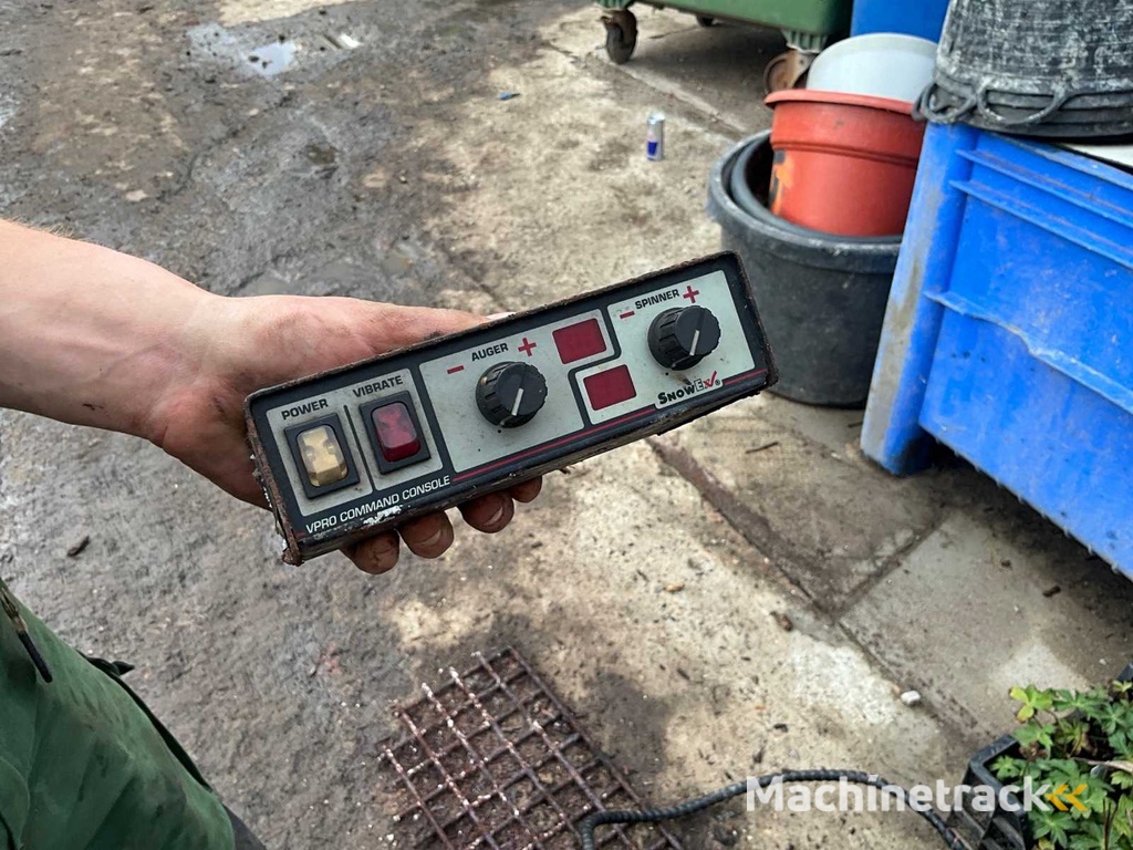 Snowex SP-1875 Salt Spreader