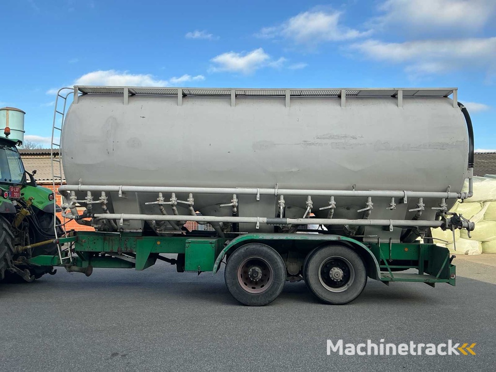 Lambrecht 18 ton Bulkwagen met blaassysteem