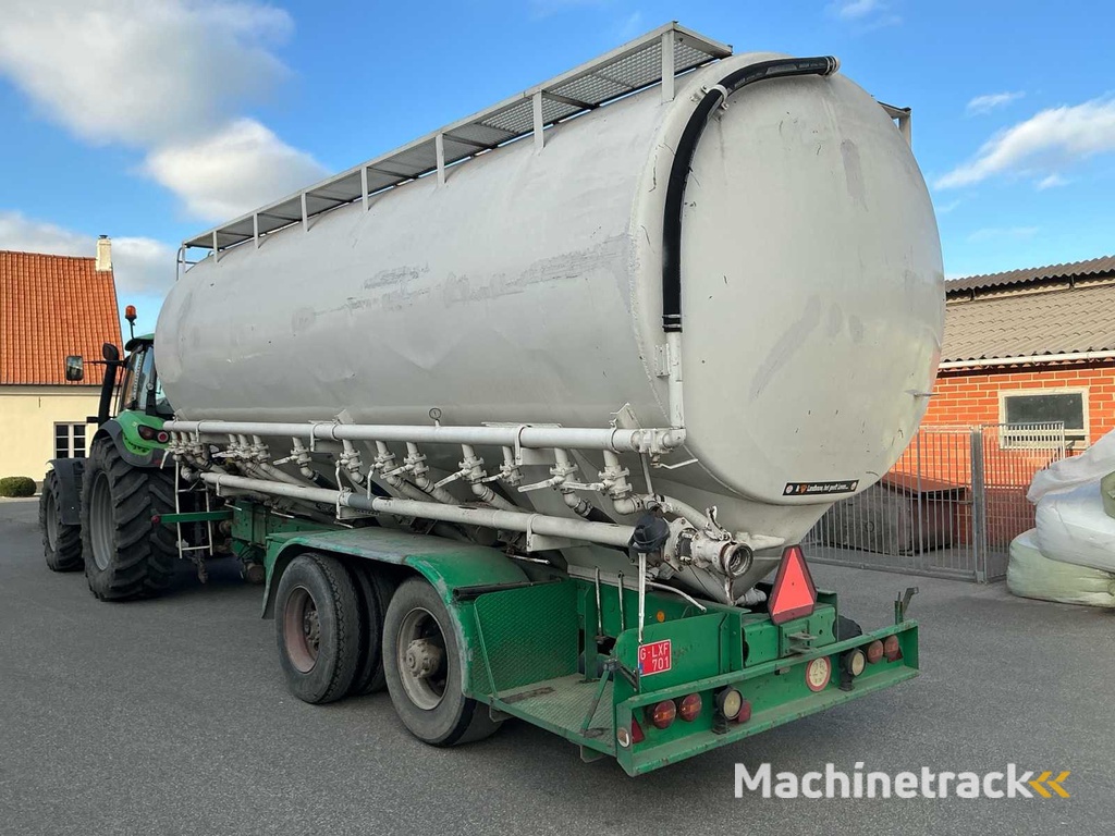 Lambrecht 18 ton Bulkwagen met blaassysteem