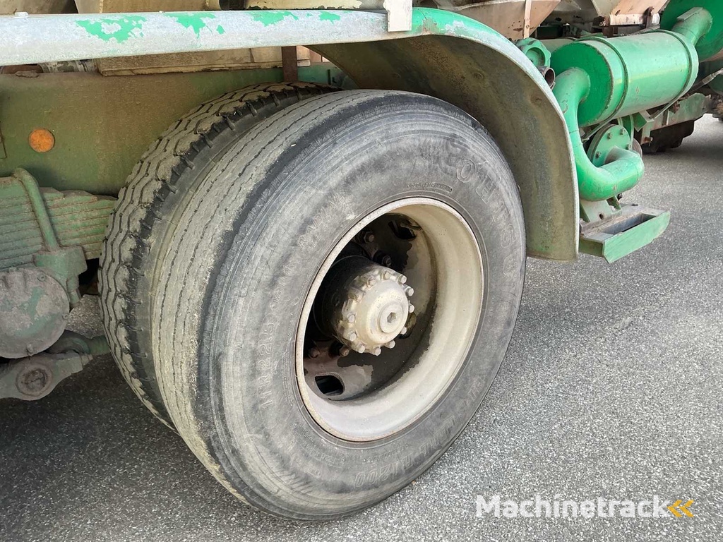 Lambrecht 18 ton Bulkwagen met blaassysteem
